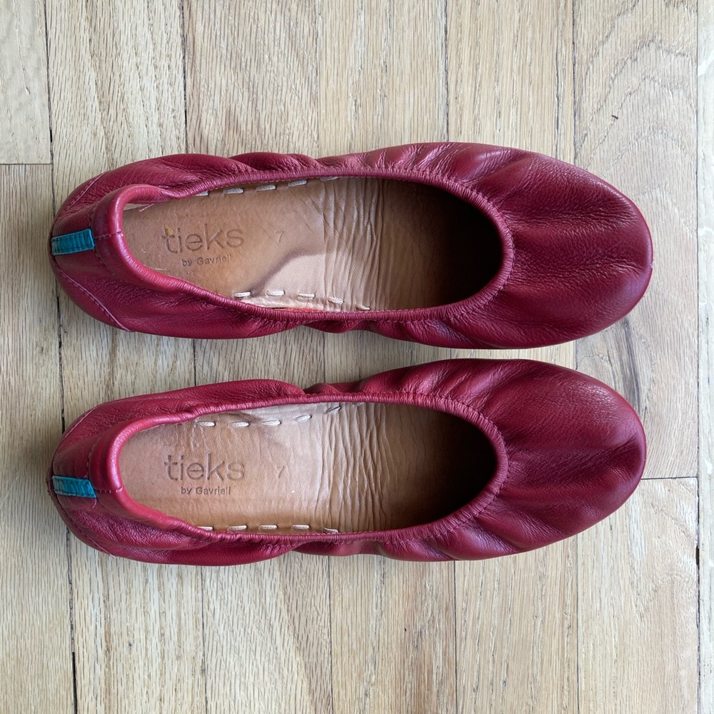 Tieks in Cardinal Red - Size 7